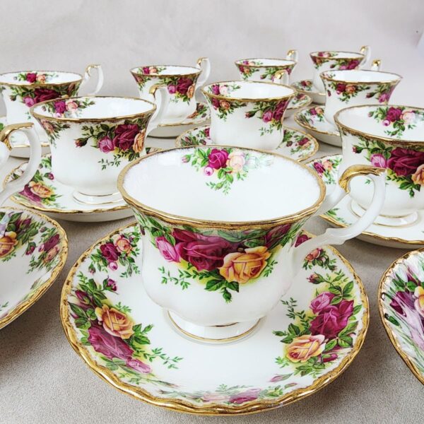 12 Tazas De Café Con Platos