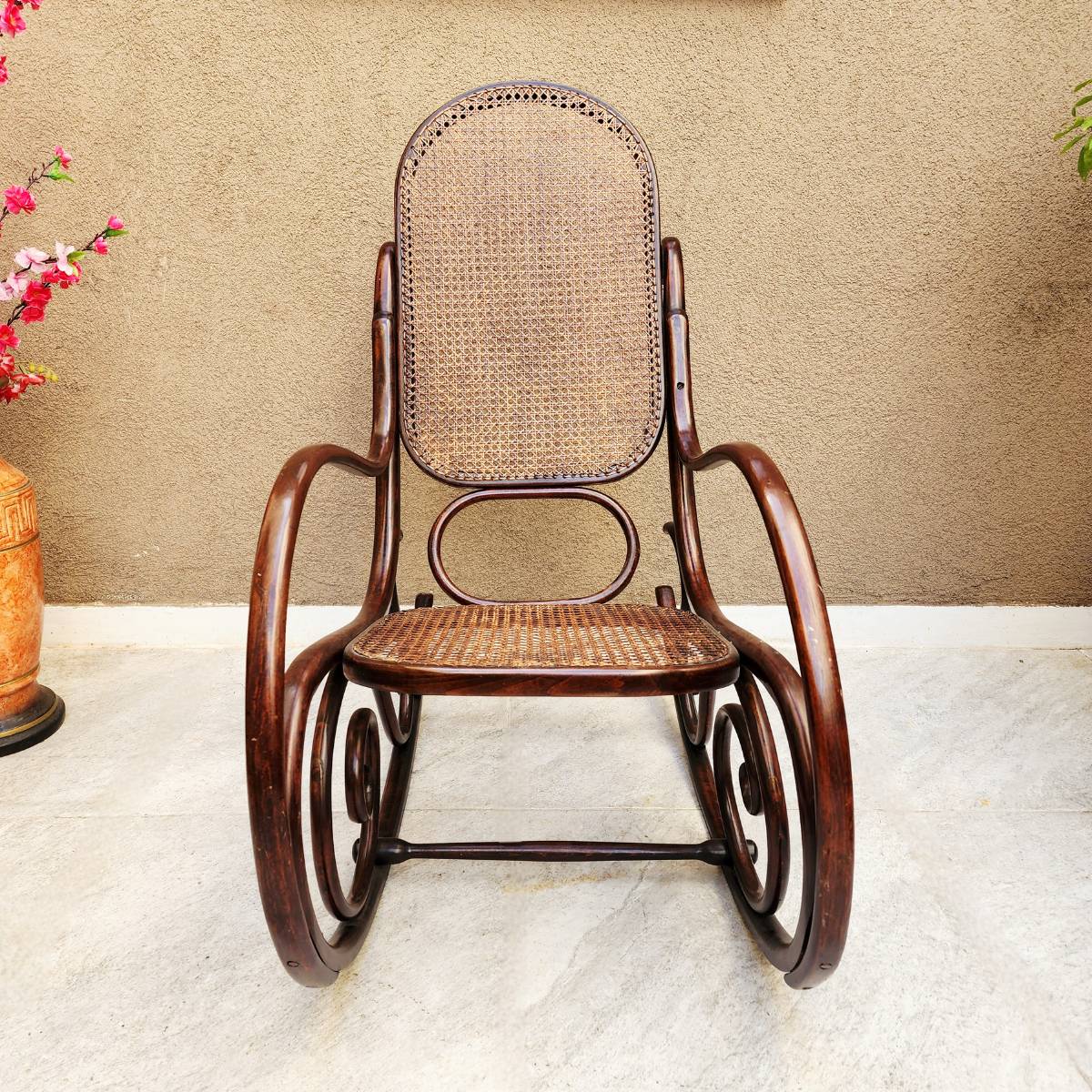 Mecedora Estilo Thonet