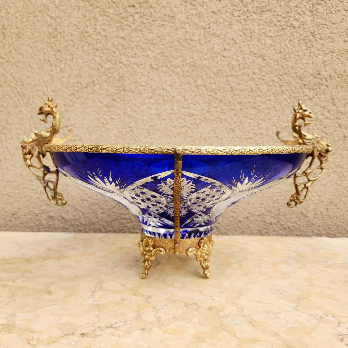 Centro de Mesa Bohemio Tallado con Base de Bronce