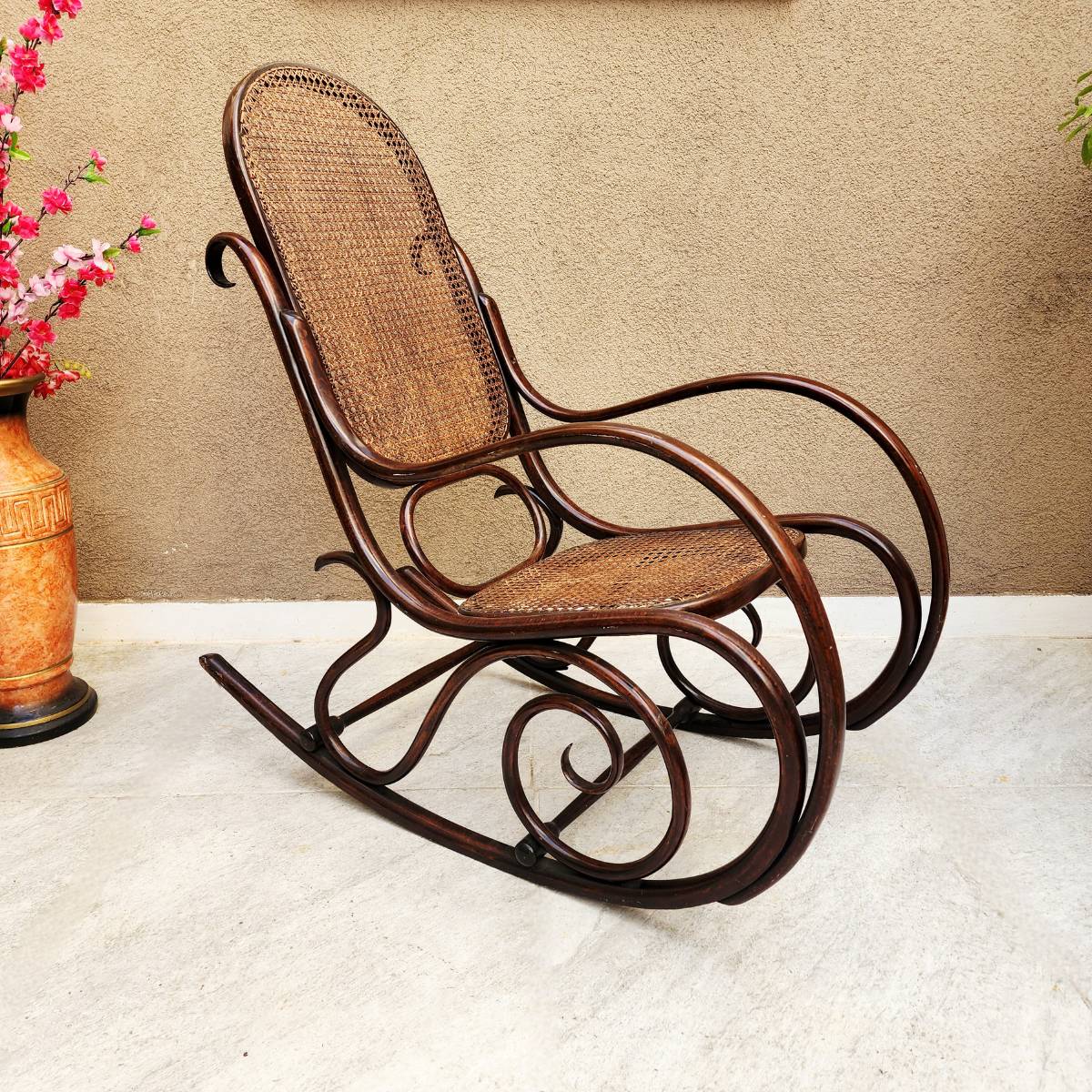 Mecedora Estilo Thonet - Imagen 2