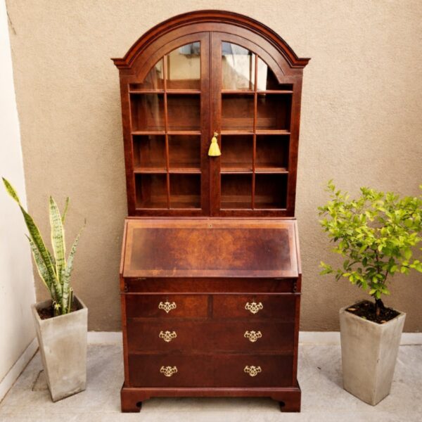 Vitrina con Secreter