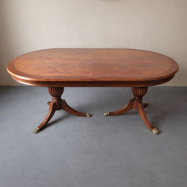 Mesa de Comedor Estilo Ingles