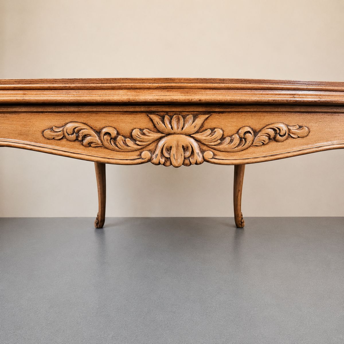 Mesa de Comedor Francesa Estilo Luis XV - Imagen 3